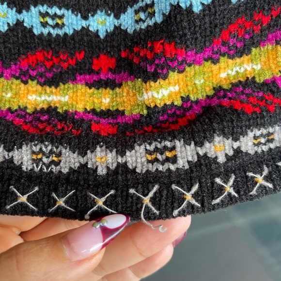 Colorful Patterned Zip-Up Sweater - Picture 4 of 6